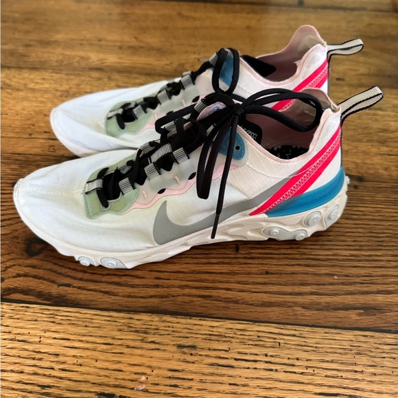 EUC Women’s Nike React Element 55 in Color Blue Hero Size 6.5 - Picture 4 of 7